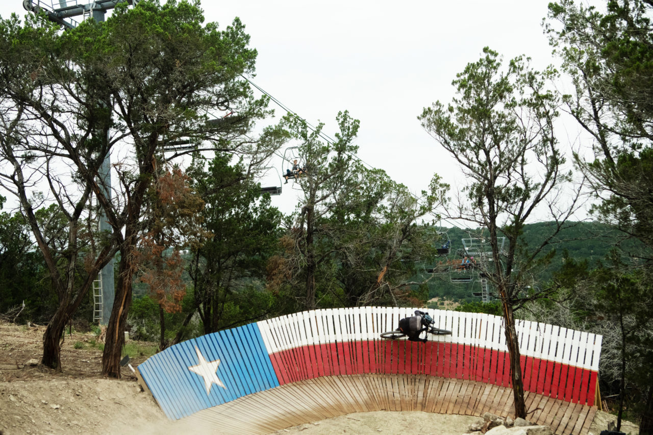 spider-mountain-the-only-lift-served-bike-park-in-texas-expands-hours-for-holidays-pam